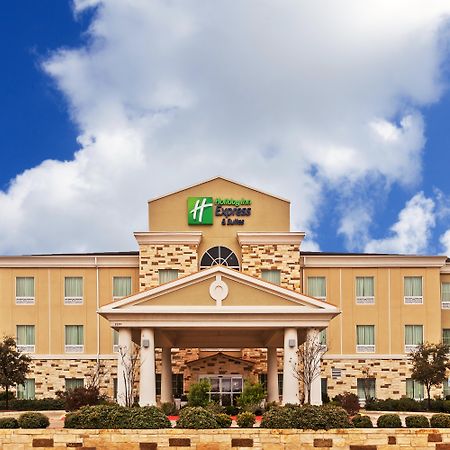 Holiday Inn Express & Suites Brady By Ihg Exterior photo