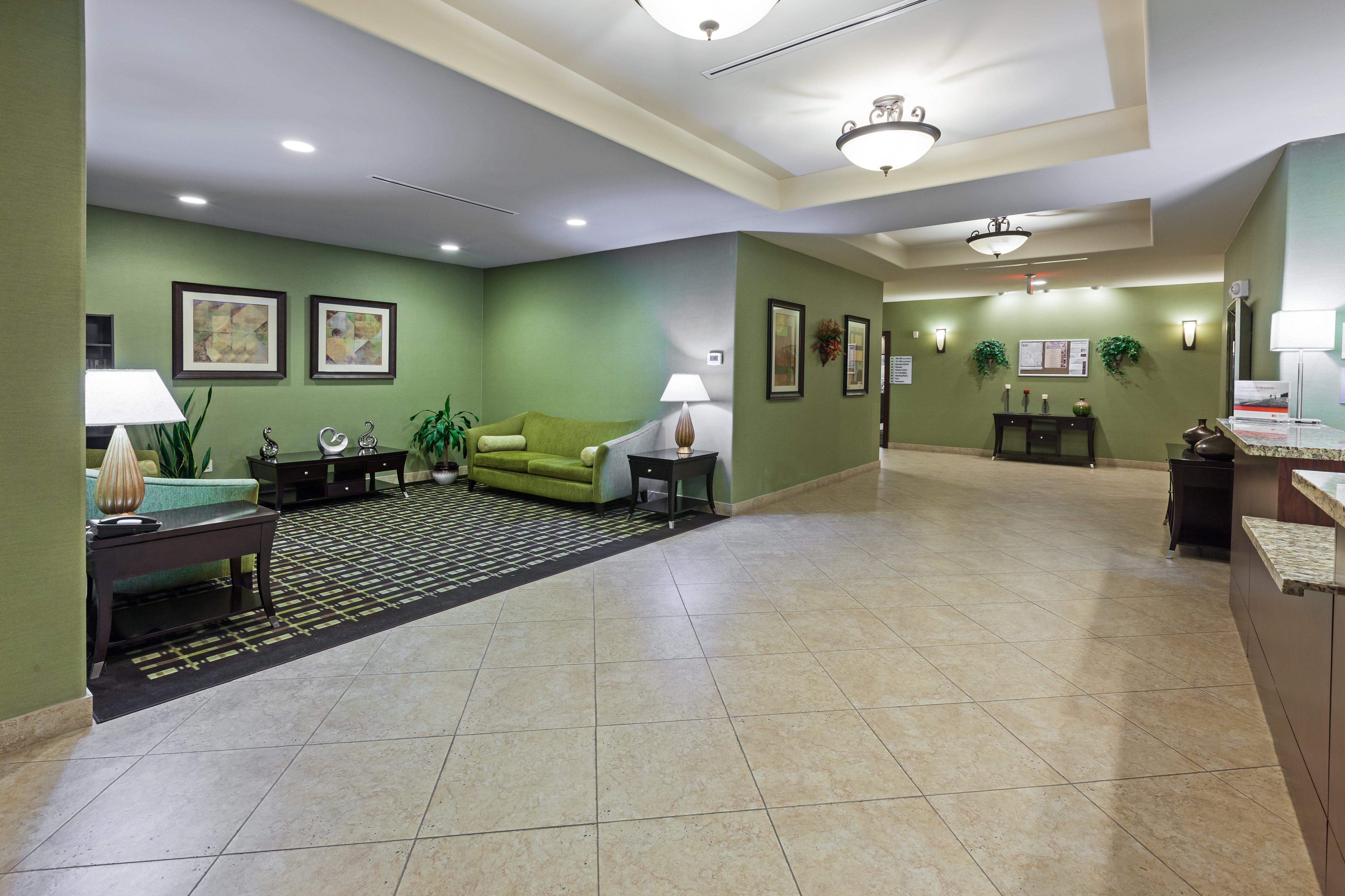 Holiday Inn Express & Suites Brady By Ihg Exterior photo