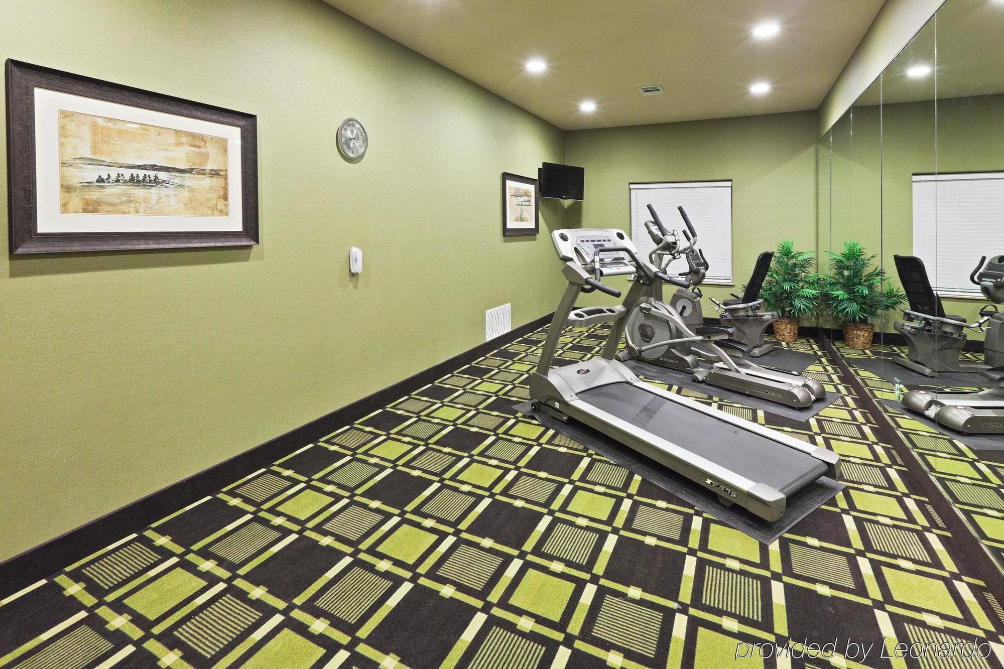 Holiday Inn Express & Suites Brady By Ihg Facilities photo